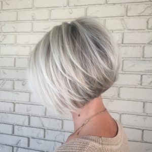 biondo-chiaro-bright-blonde-caschetto-bob