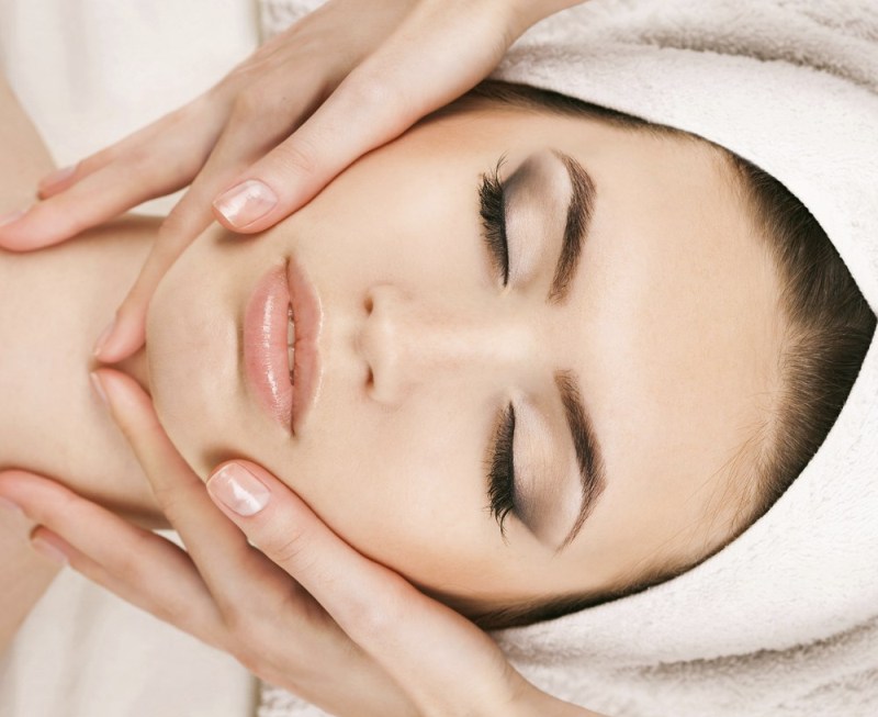 Massaggio viso: tutti i benefici e - L'universo del relax