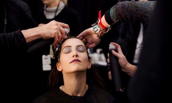 backstage-fashion-hair-capelli-makeup-trucco