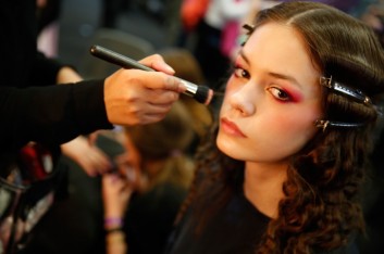 backstage-makeup-trucco-fashion-moda-nouvelle