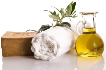 capelli-olio-di-oliva-trattamenti-naturali