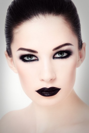 dark-makeup-trucco-nero-lips-labbra