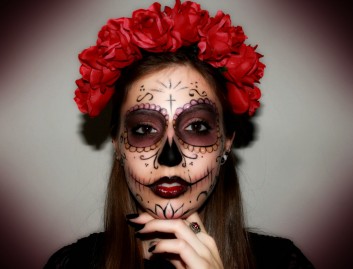 santa-muerte-makeup-face-painting-halloween