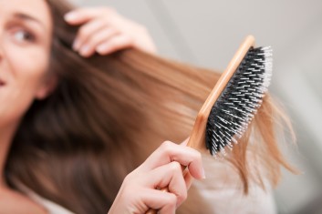 spazzolare-capelli-brushing