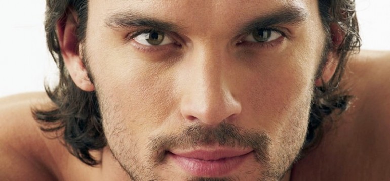 viso-uomo-trucco-makeup